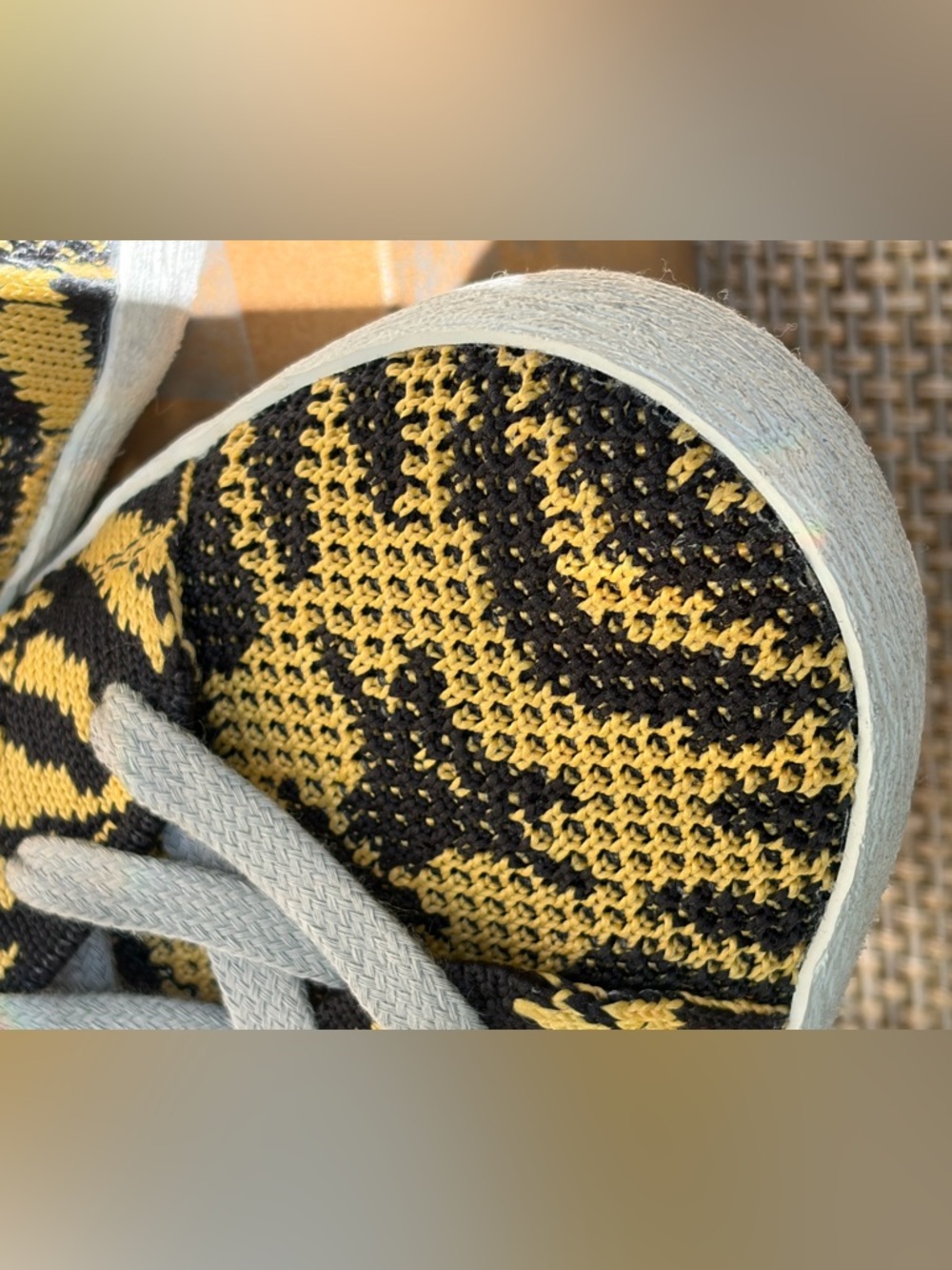 NIB Golden Goose Women’s 39 Tiger Knitted NIB Yellow Black Red Metallic Rtl $515 - Picture 7 of 13